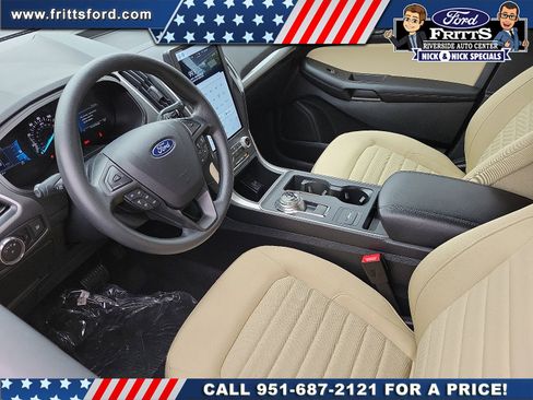 Certified 2024 Ford Edge SE w/ Black Appearance Package image 4