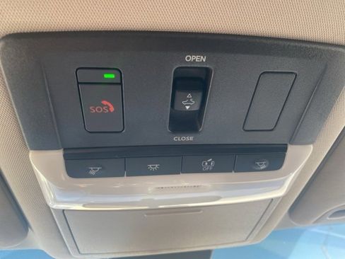 Used 2024 Nissan Altima 2.5 SR w/ SR Premium Package image 25