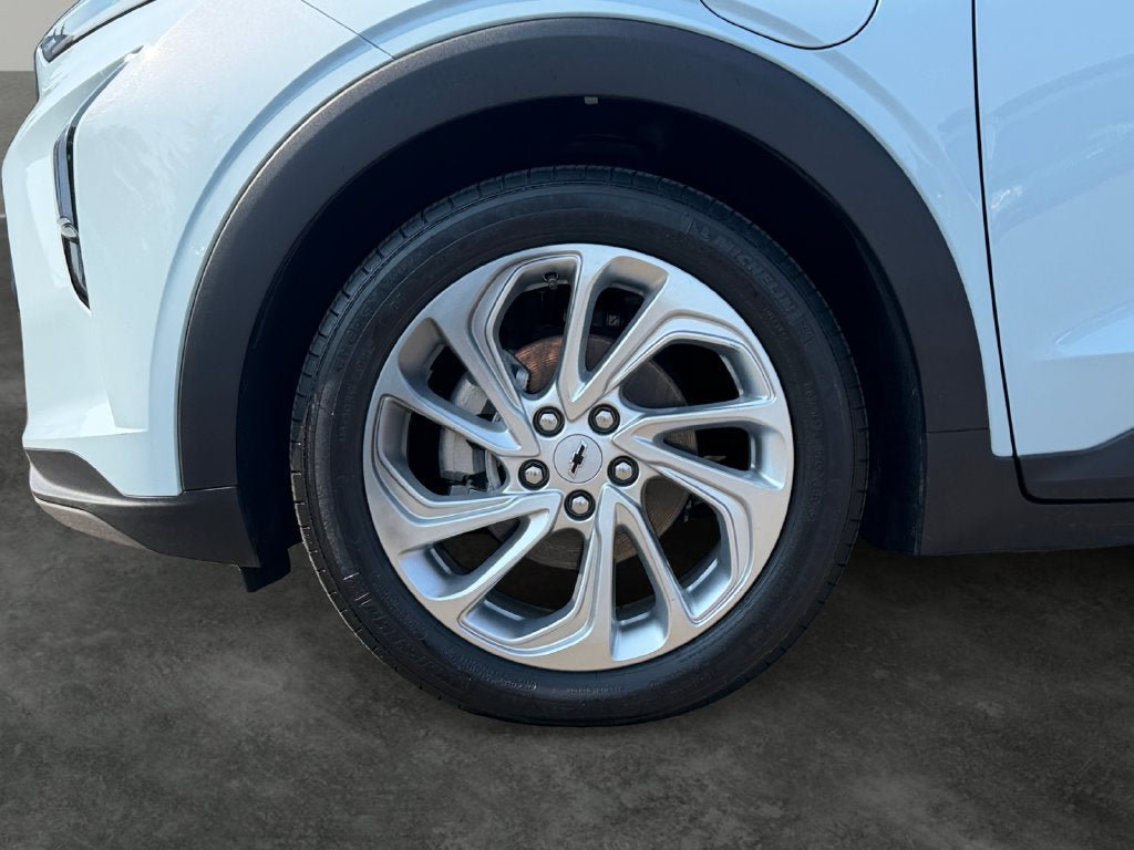 Used 2023 Chevrolet Bolt EUV LT FWD image 5