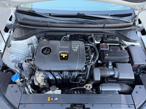 Used 2020 Hyundai Elantra SEL image 10