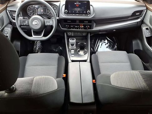 Used 2023 Nissan Rogue SV image 10