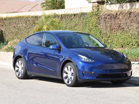 Used 2021 Tesla Model Y Long Range AWD/4WD image 40