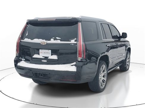 Used 2015 Cadillac Escalade Premium image 4