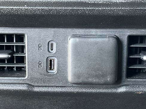 Used 2023 GMC Sierra 1500 Elevation image 17