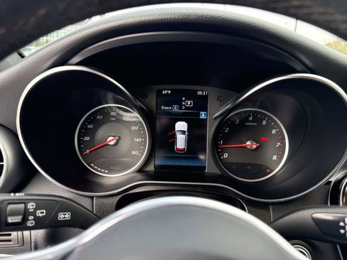 Used 2020 Mercedes-Benz GLC 300 GLC 300 image 30