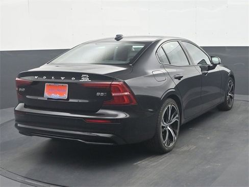 Used 2024 Volvo S60 B5 Plus image 7