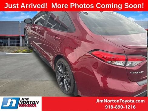 Used 2023 Toyota Corolla SE w/ SE Package FWD image 6