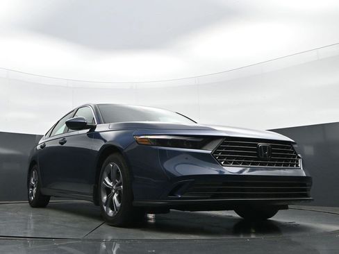 Used 2023 Honda Accord EX image 21