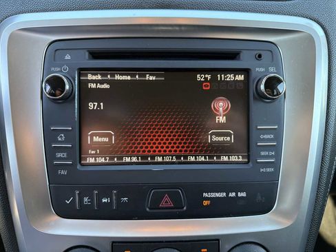 Used 2014 GMC Acadia SLE image 4