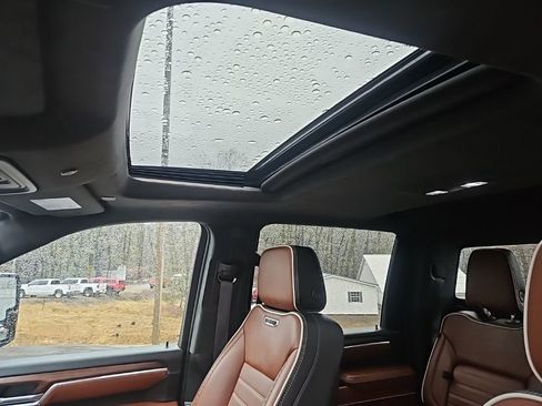 Used 2024 GMC Sierra 2500 Denali Ultimate w/ Max Trailering Package image 17