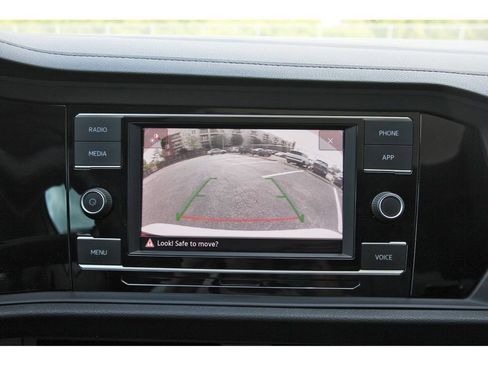 Used 2020 Volkswagen Jetta SE FWD image 29