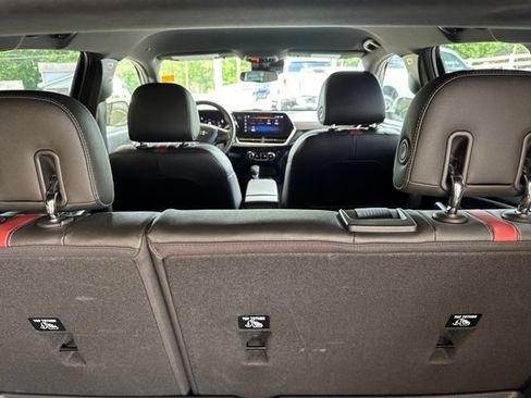 Used 2024 Chevrolet Trax RS w/ Driver Confidence Package FWD image 30
