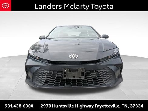 Used 2025 Toyota Camry SE FWD image 9