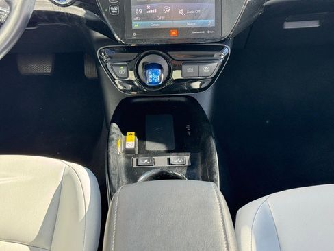 Used 2021 Toyota Prius image 15