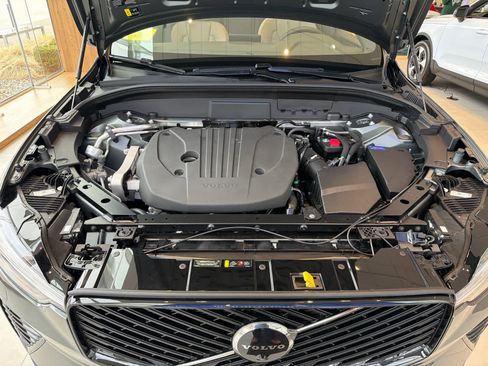 New 2026 Volvo XC60 B5 Plus w/ Protection Package Premier image 19