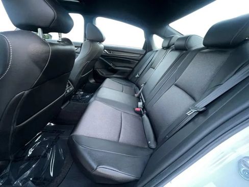 Used 2021 Honda Accord Sport image 14