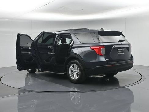 Certified 2022 Ford Explorer XLT RWD image 37