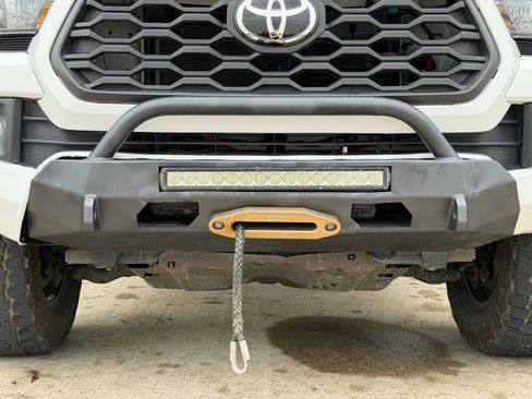 Used 2017 Toyota Tacoma TRD Off-Road image 33