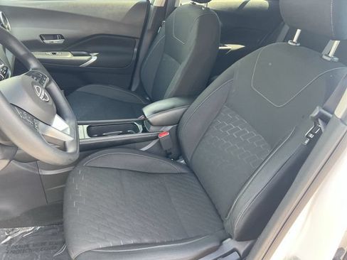 Used 2024 Nissan Kicks SV FWD image 32