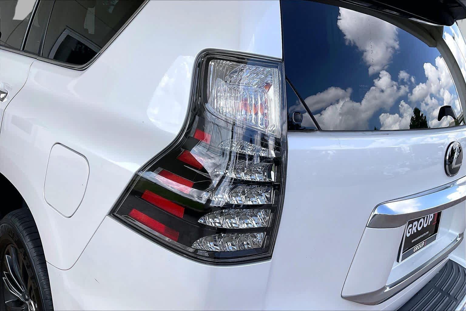 Used 2023 Lexus GX 460 Luxury w/ Sport Design Package AWD/4WD image 26