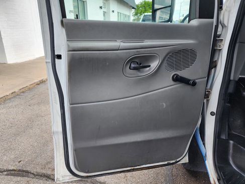 Used 2008 Ford E-450 and Econoline 450 RWD image 8