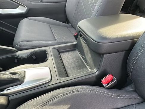 Certified 2025 Nissan Frontier SV image 31