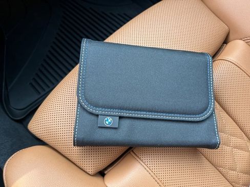 Used 2022 BMW 530i xDrive w/ Premium Package image 38