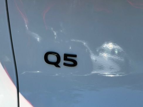 Used 2025 Audi Q5 Premium w/ Convenience Package AWD/4WD image 30