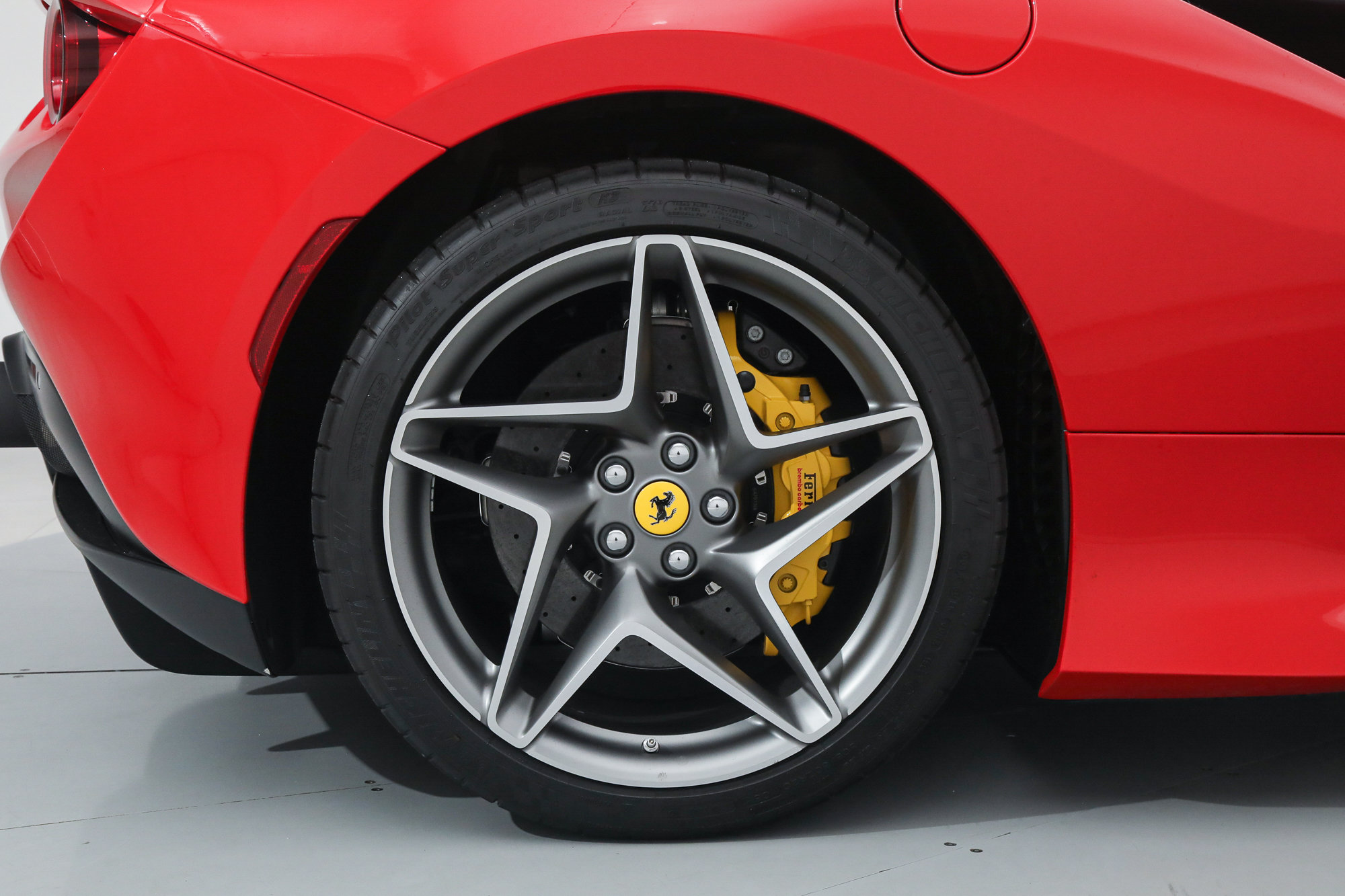 Certified 2022 Ferrari F8 Tributo RWD image 38