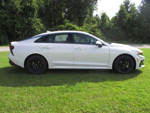 New 2025 Kia K5 LXS image 2