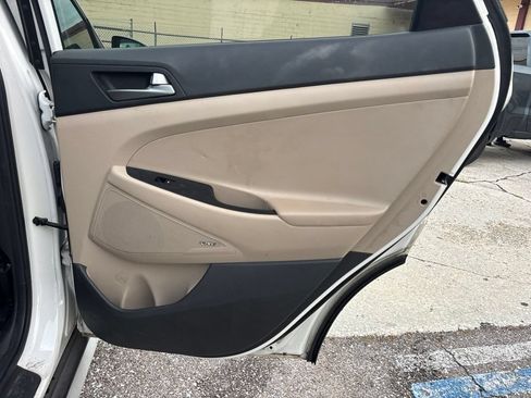 Used 2017 Hyundai Tucson SE Plus w/ Cargo Package FWD image 14