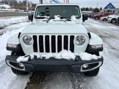 Used 2021 Jeep Gladiator Sport image 3