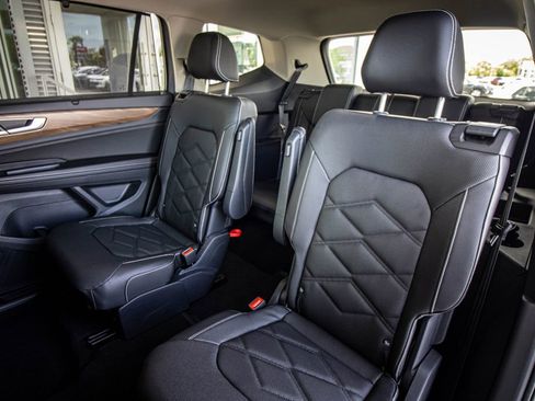 New 2026 Volkswagen Atlas SE FWD image 30