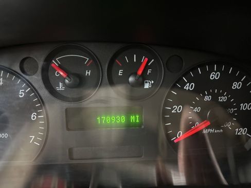 Used 2004 Ford Taurus SES image 38