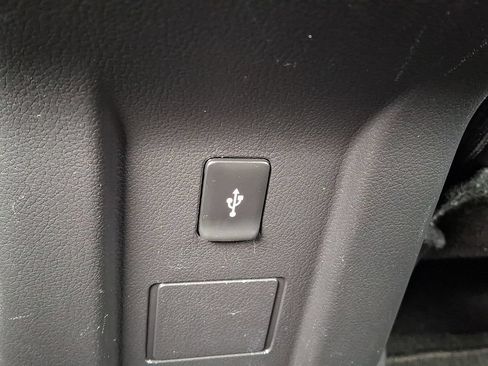 Used 2019 Mitsubishi Outlander AWD image 12
