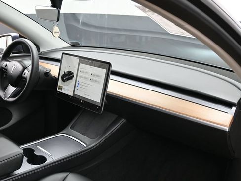 Used 2023 Tesla Model Y Long Range AWD/4WD image 8