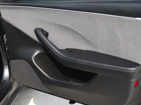 Used 2025 Tesla Model 3 Long Range RWD image 18