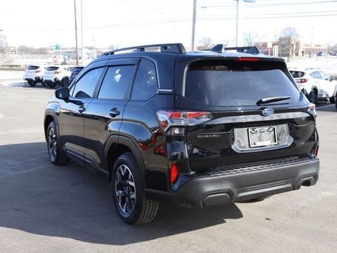 Used 2025 Subaru Forester Premium AWD/4WD image 7