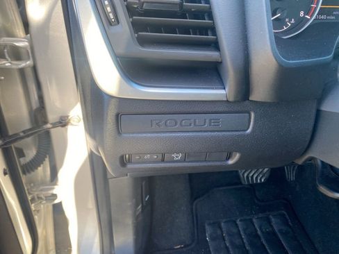 Used 2024 Nissan Rogue S image 15