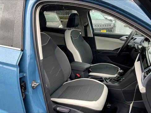 New 2025 Volkswagen Taos SE image 27