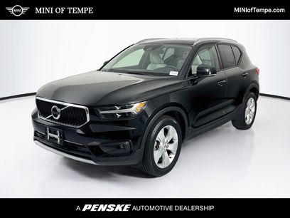 Used 2021 Volvo XC40 T5 Momentum w/ Premium Package