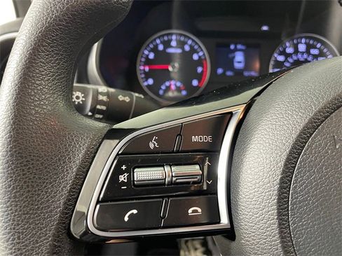 Certified 2019 Kia Forte LXS image 12