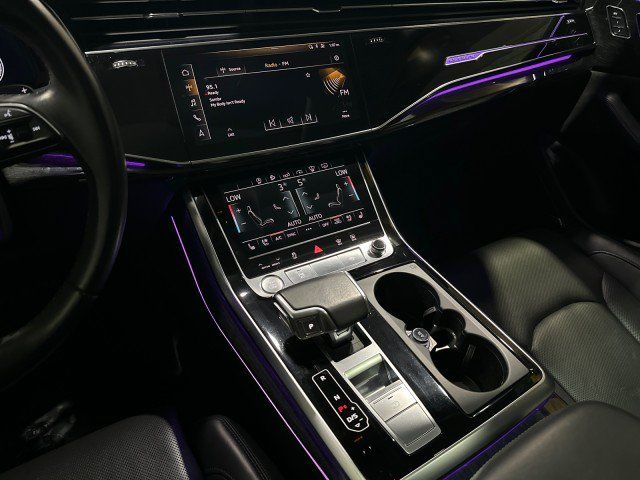 Used 2020 Audi Q8 Prestige AWD/4WD image 4