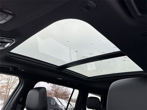 New 2025 Jeep Grand Cherokee L Limited w/ Luxury Tech Group II image 8