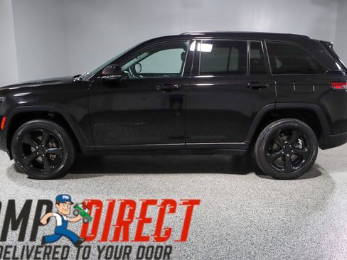 Used 2022 Jeep Grand Cherokee Altitude image 10