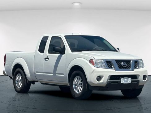 Used 2018 Nissan Frontier SV RWD image 5