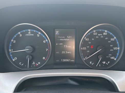 Used 2018 Toyota RAV4 LE image 22