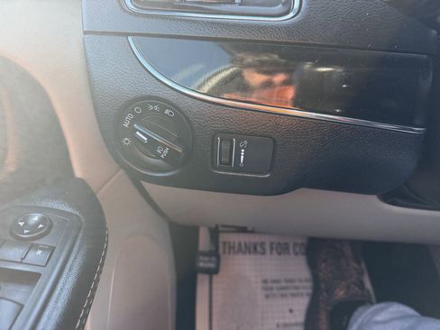 Used 2019 Dodge Grand Caravan SXT image 26