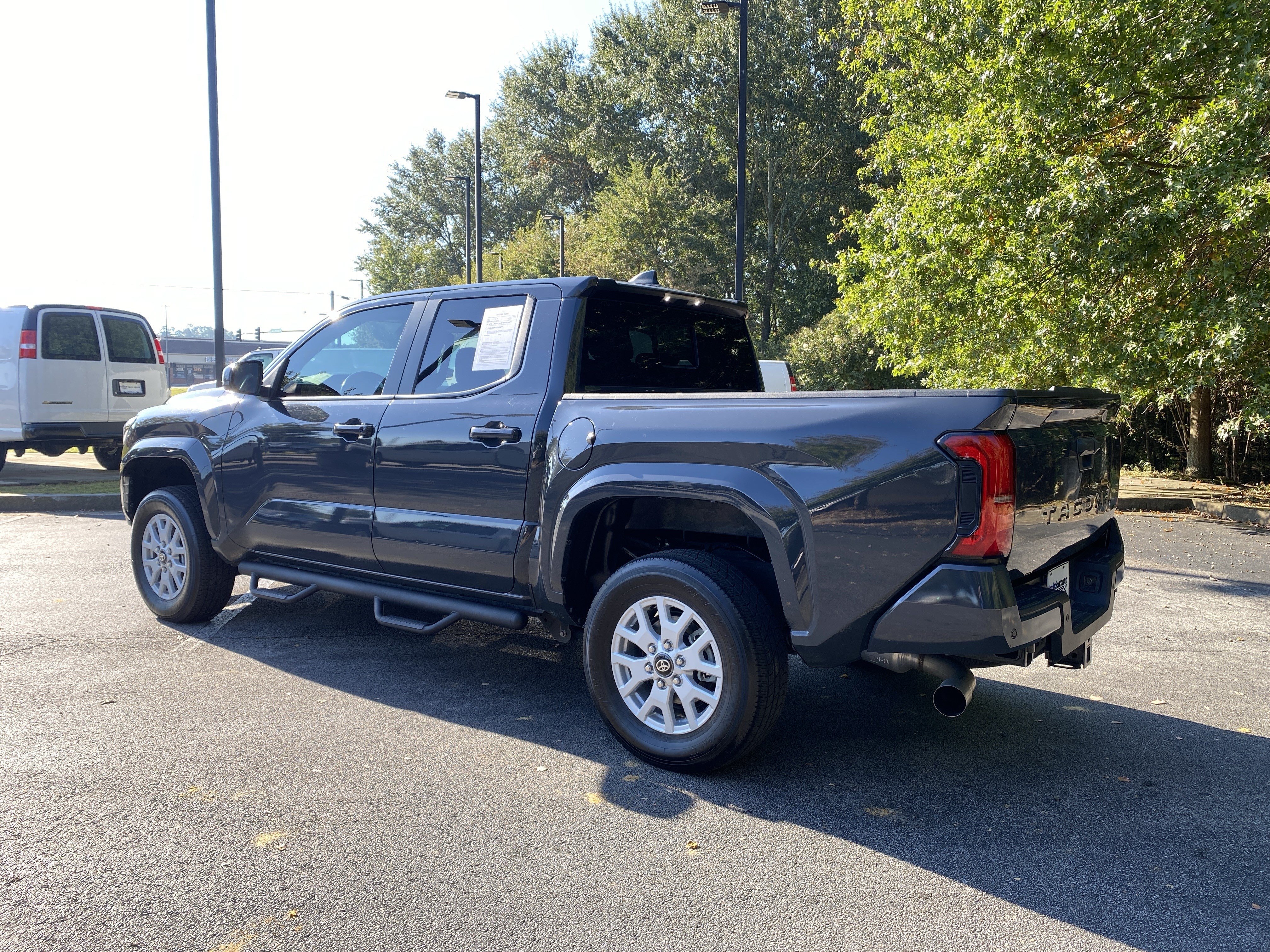 Used 2024 Toyota Tacoma SR5 w/ SR5 Upgrade Package AWD/4WD image 7