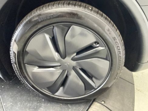 Used 2026 Tesla Model Y AWD image 12